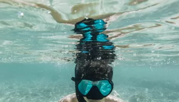 Can snorkeling or scuba diving cause a sinus infection?